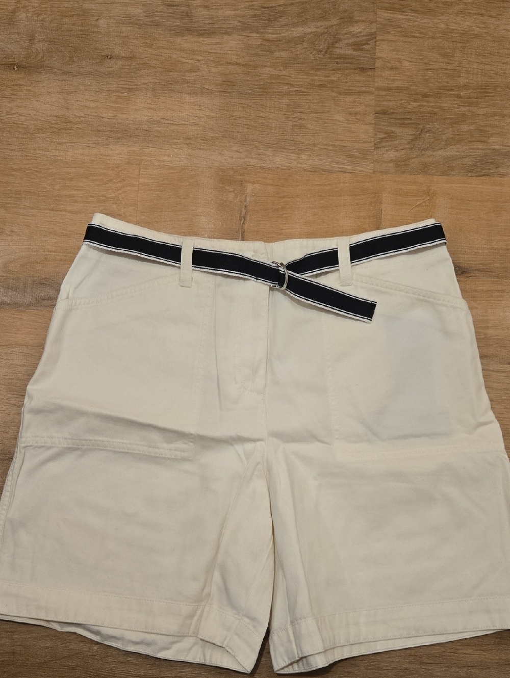 NWOT Jones New York Belted High Waist Shorts Sz 8